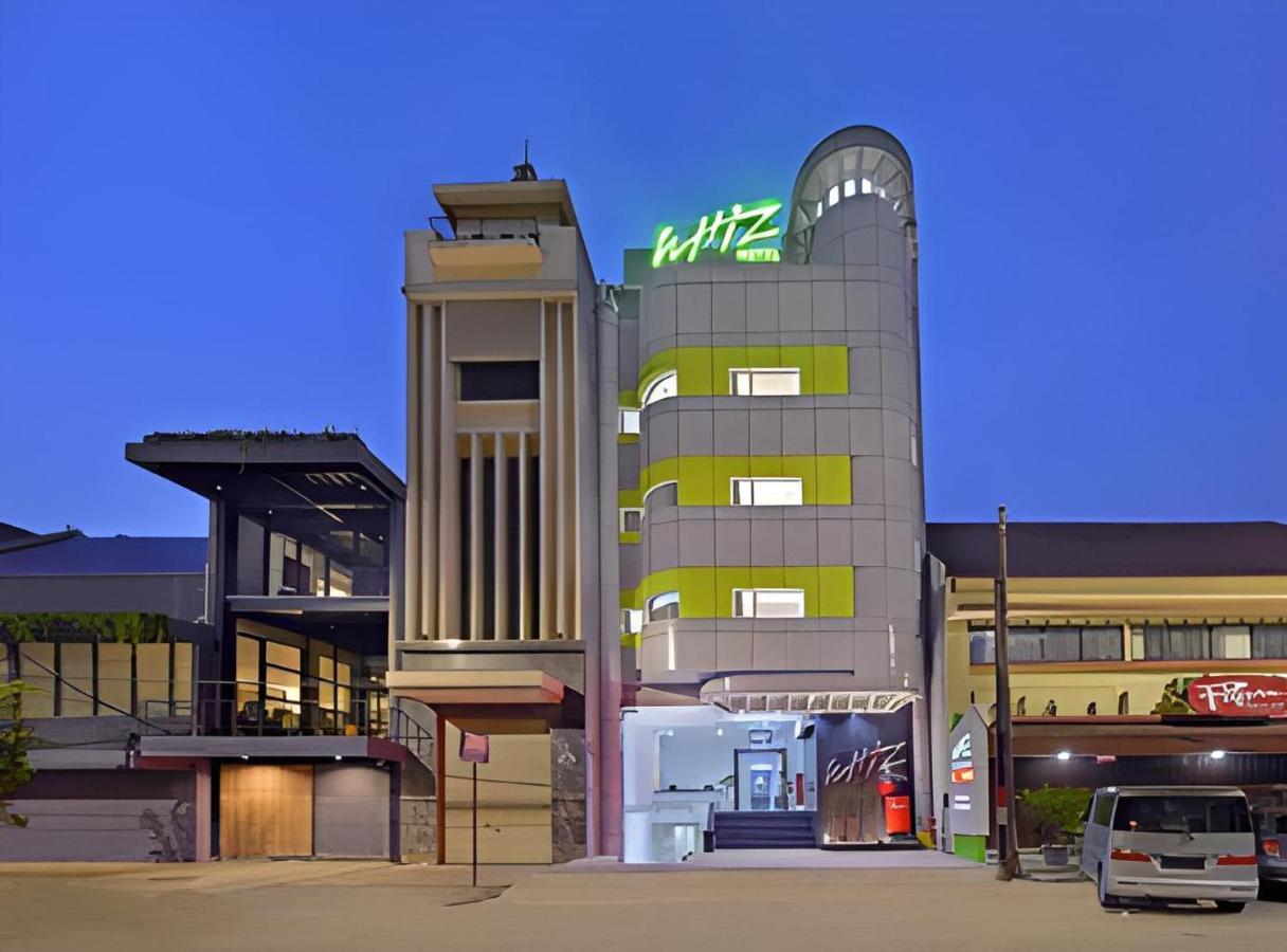 Whiz Hotel Falatehan Jacarta Exterior foto