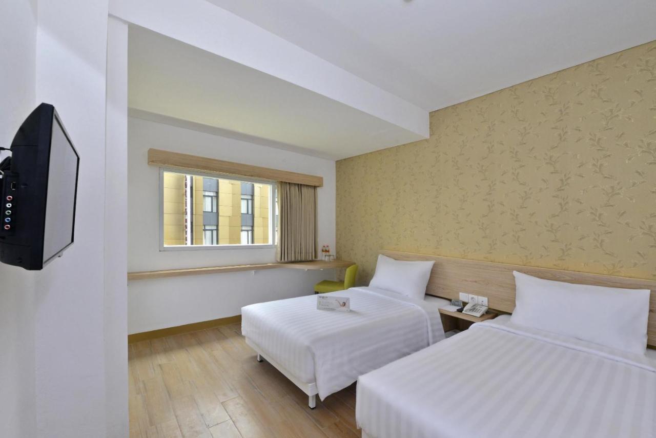 Whiz Hotel Falatehan Jacarta Exterior foto
