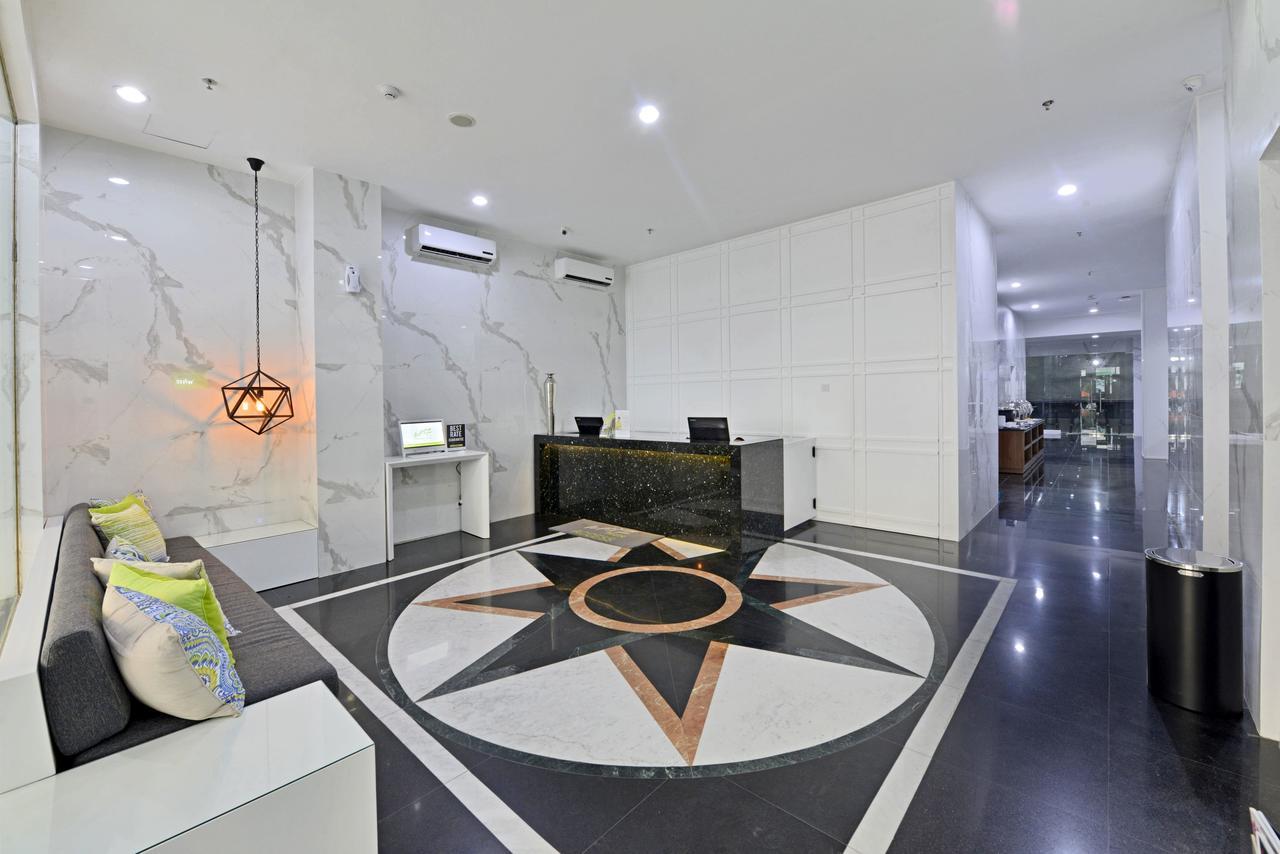 Whiz Hotel Falatehan Jacarta Exterior foto